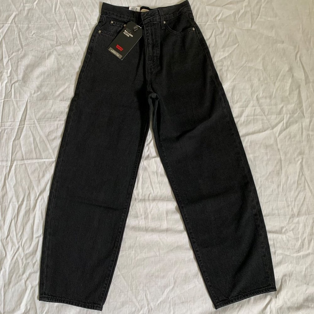 NWT Levis Balloon Jeans